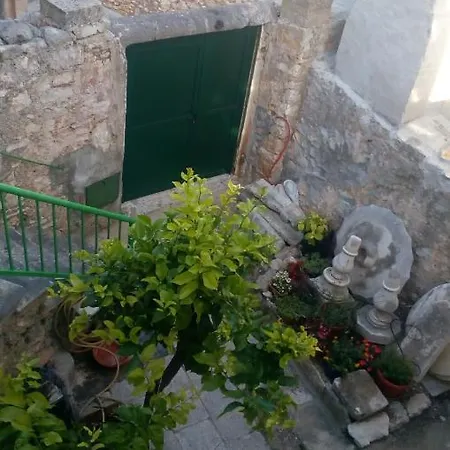 Keti Milna (Brac)